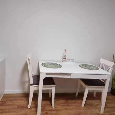 Studio Apartment Naehe S-Bahn Inklusive Parkplatz Oberesslingen Bagian luar foto