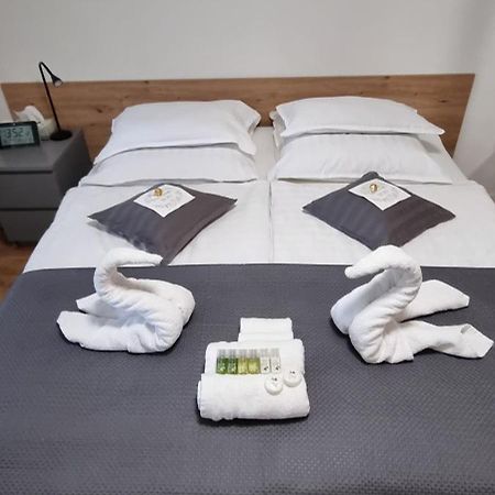 Studio Apartment Naehe S-Bahn Inklusive Parkplatz Oberesslingen Bagian luar foto
